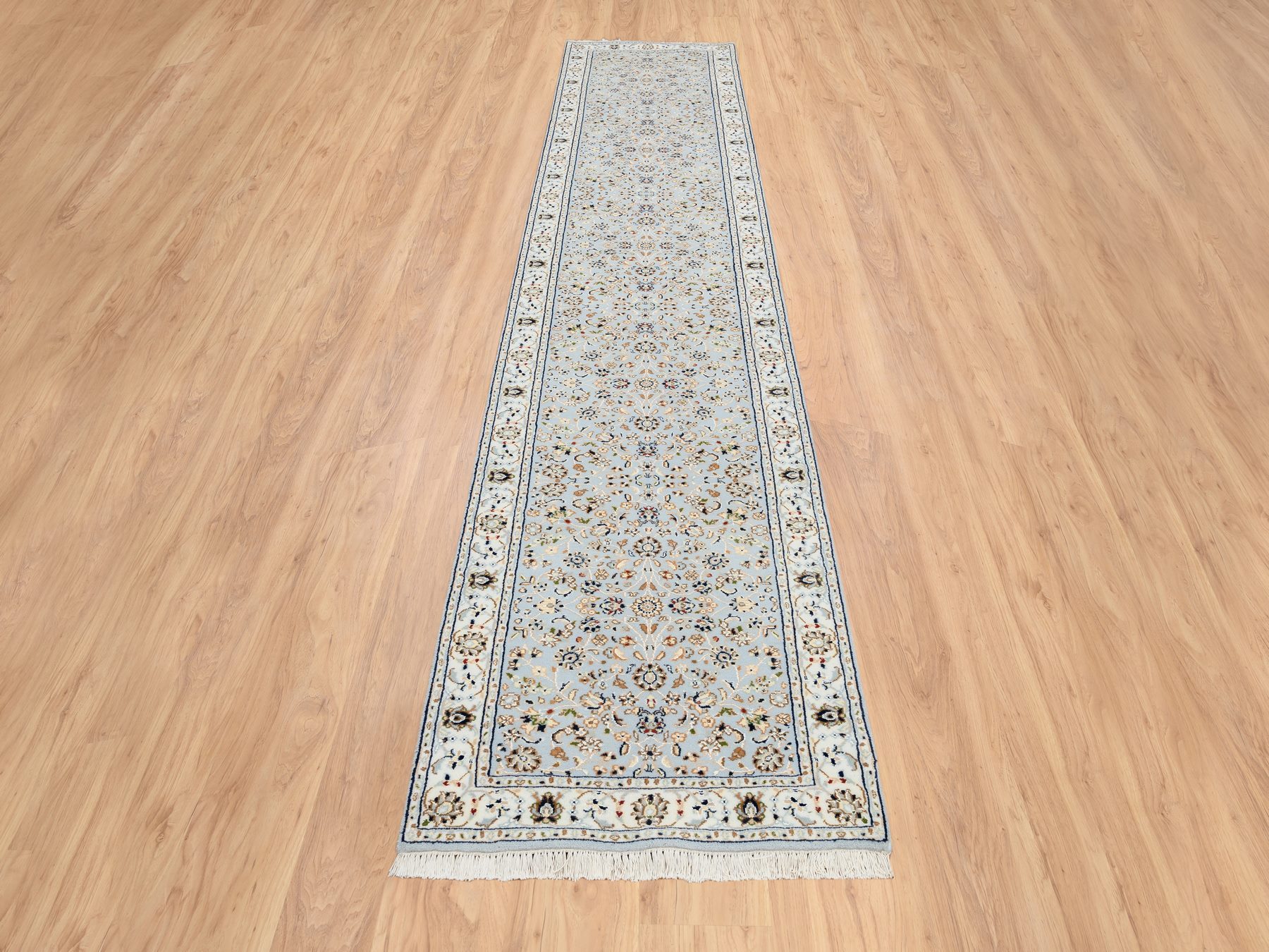 Traditional Rugs LUV582624